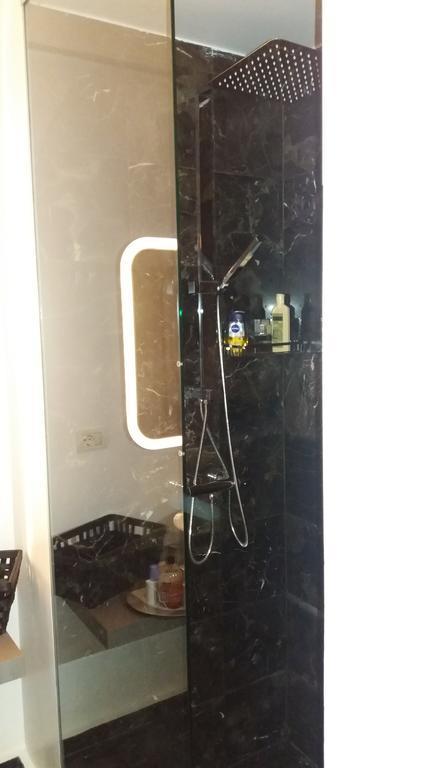 Romana Square Luxury Apartamento *