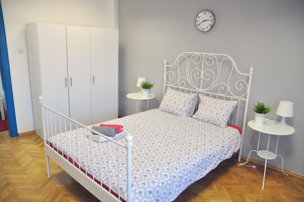 6 Sense Apartment