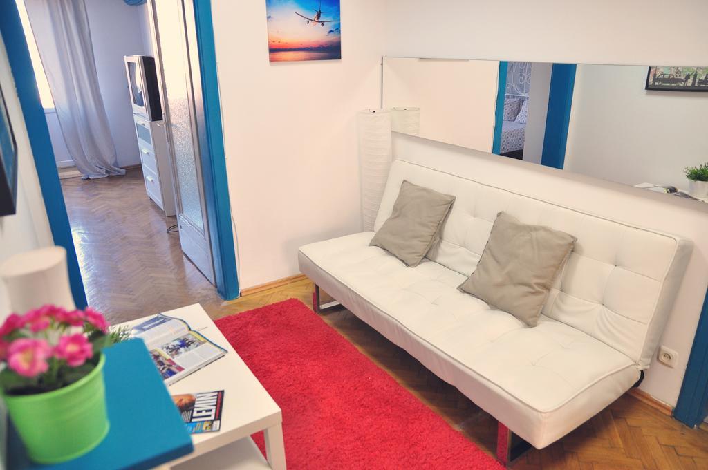 6 Sense Apartment *