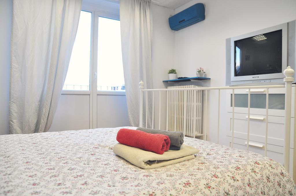 6 Sense Apartment Bucharest