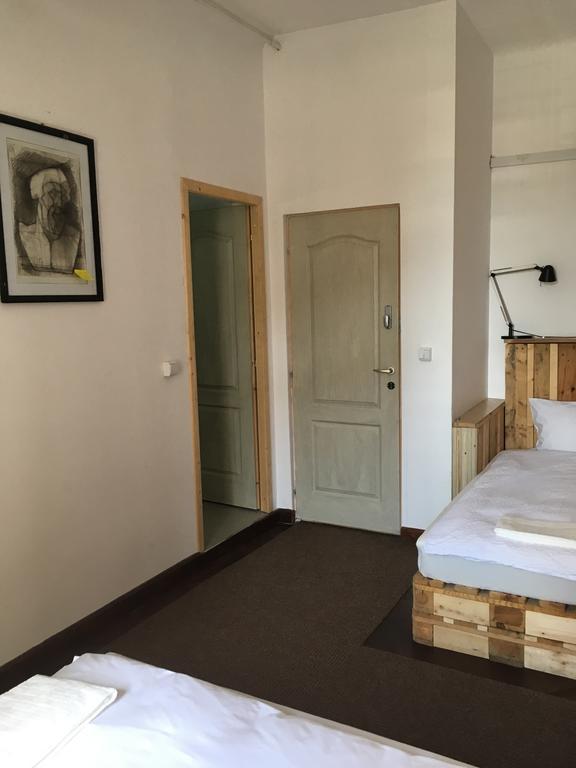 Victoria Poshtel