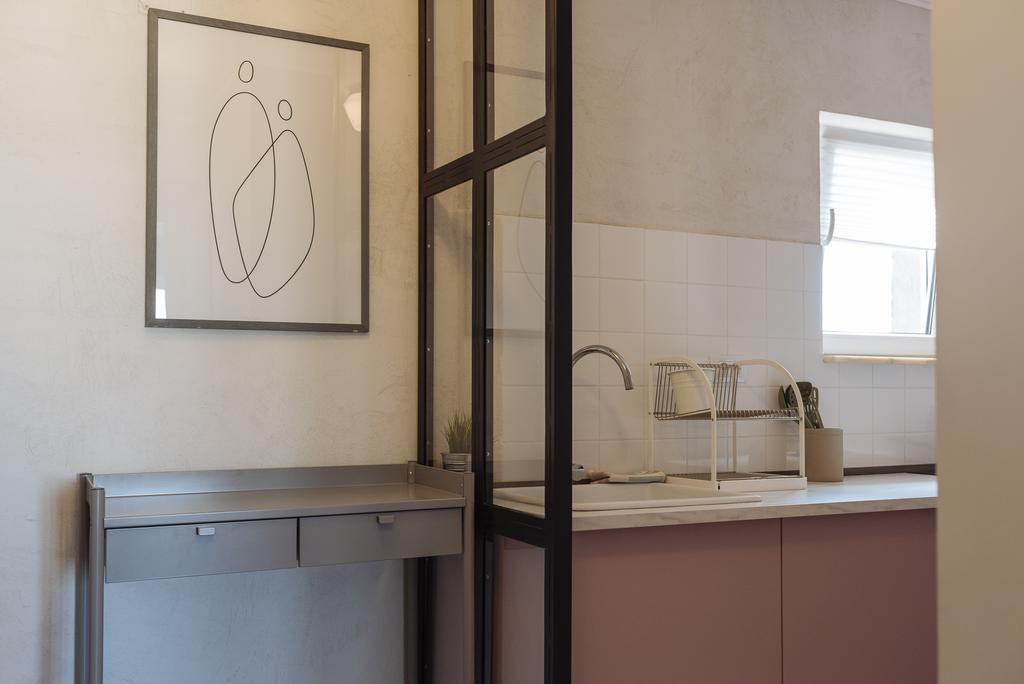 Apartment Pastel - Center