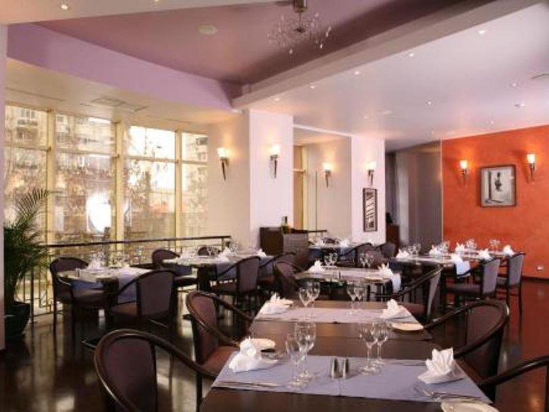 - Times, An Ihg Hotel Bucareste