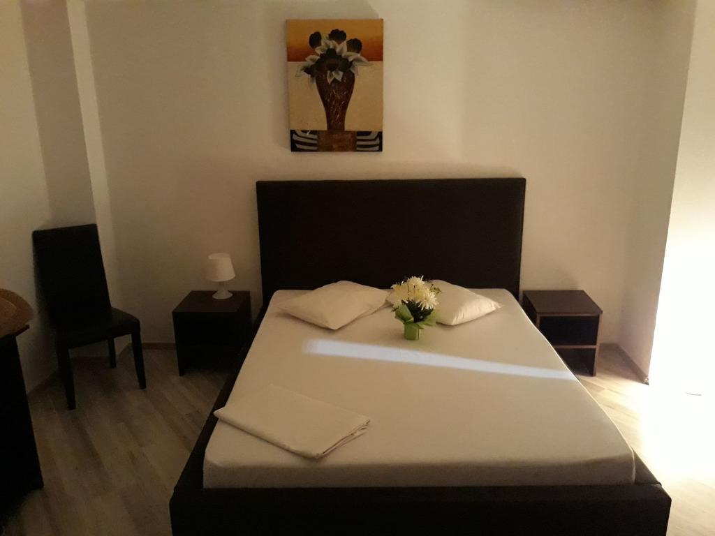 Stars 2* Bucureşti