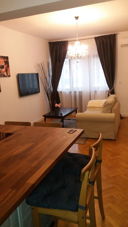 Romana Square Luxury Apartamento *