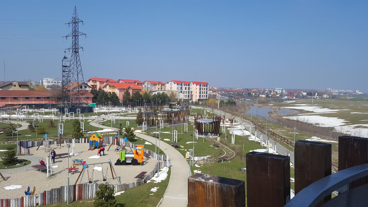 Pipera Park Lake View Apartment Bucharest