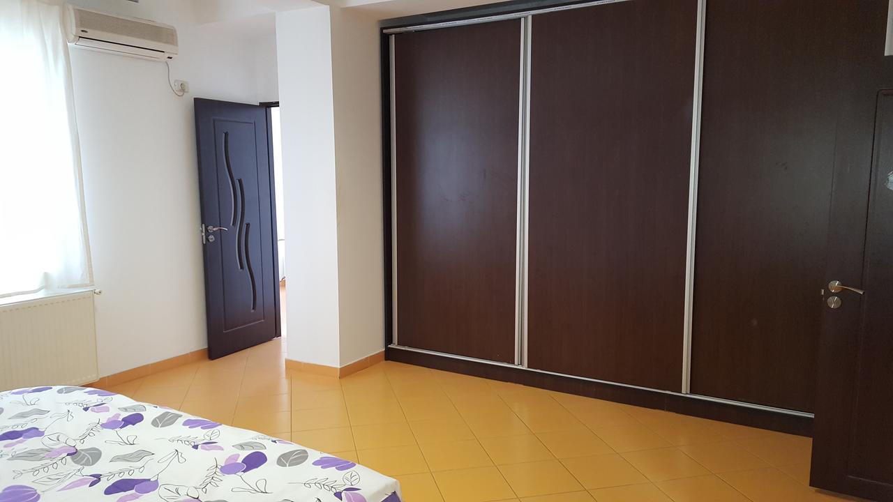 Apartment Pipera Park Lake View Bucharest