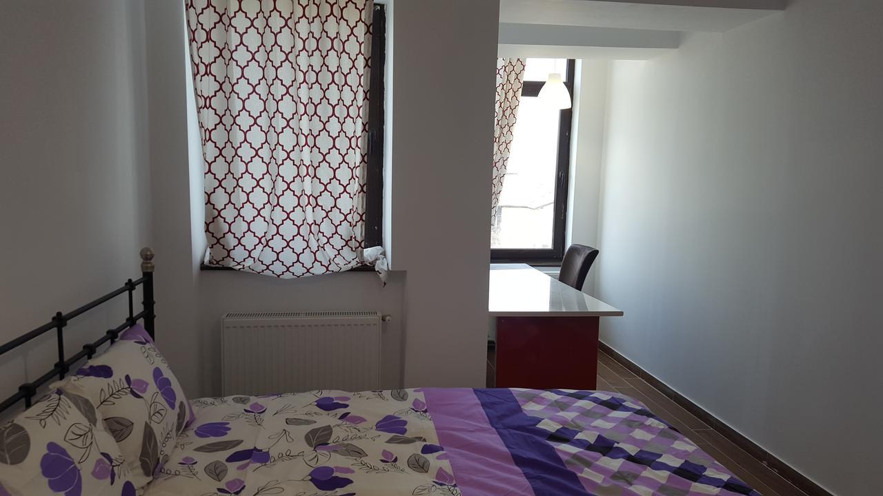 Apartment Pipera Park Lake View Bucharest