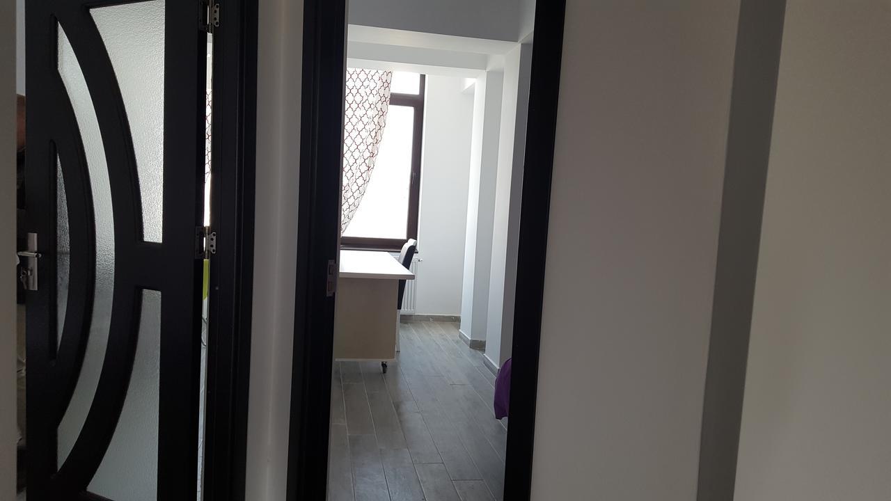 Pipera Park Lake View Apartment *