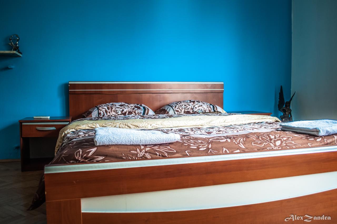 Purple Butterfly Studio In City Center Apartament *