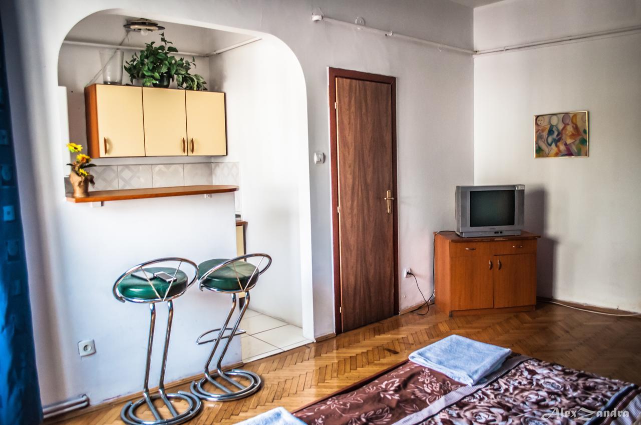 Purple Butterfly Studio In City Center Bucureşti