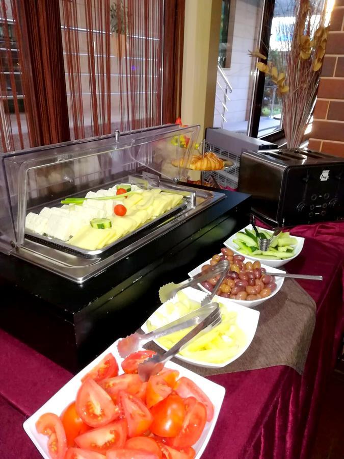 West Plaza Hotel Bucureşti