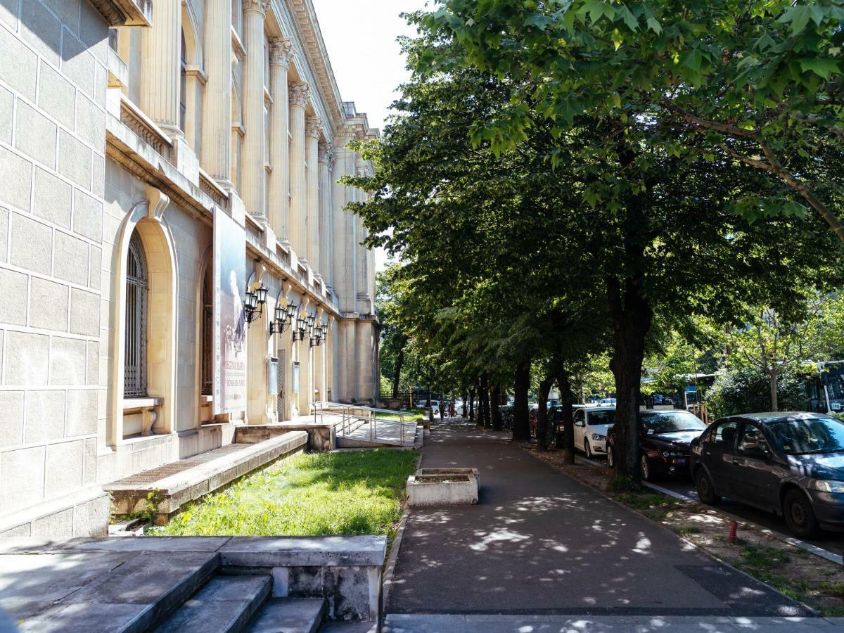 Romanian Atheneum Apartment Bucharest