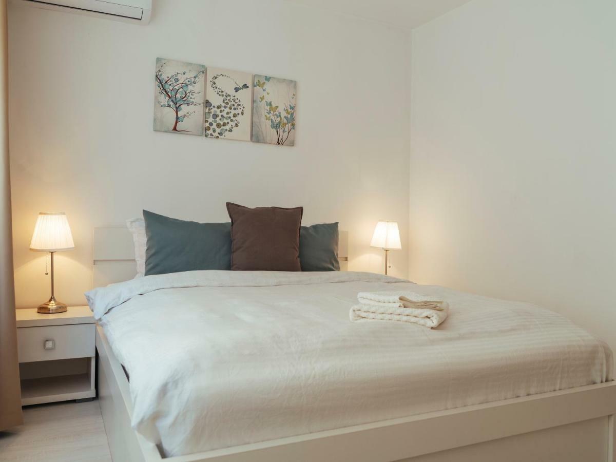 Apartment Romanian Atheneum Bucharest