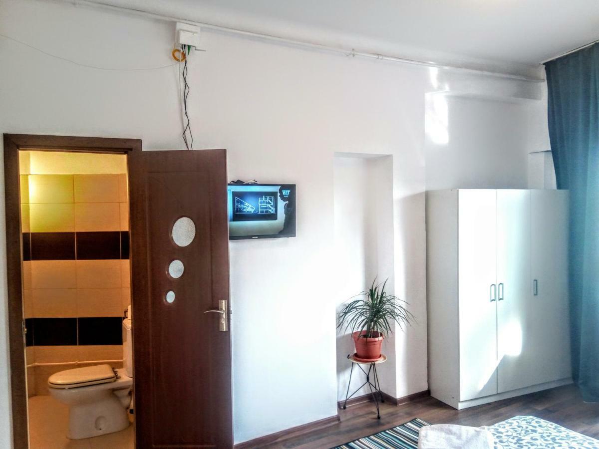 Bright Modern * Bucureşti