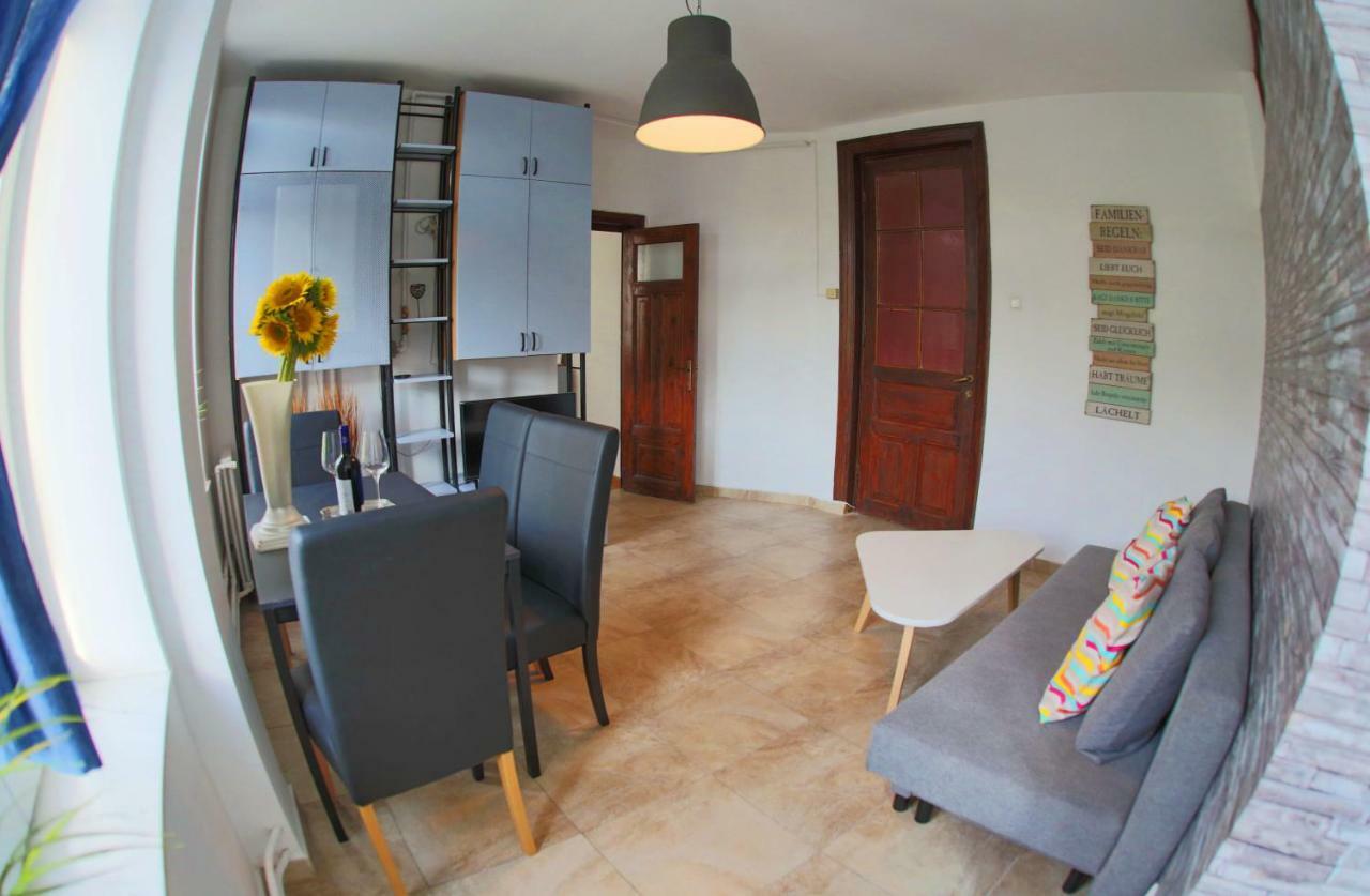 Color Blanari Street Apartment