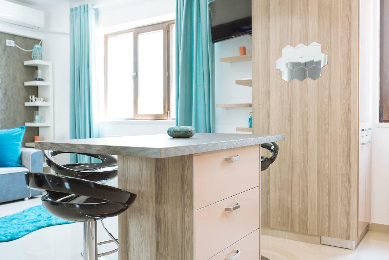 Luxury Flat 9 Near Metro Bucharest