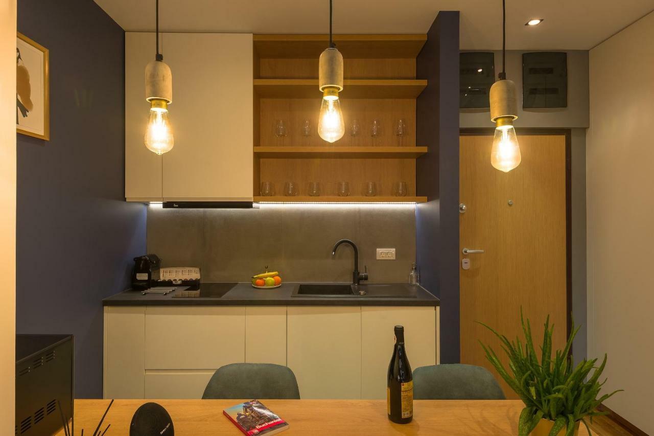 Urban Oasis With Parking Apartamento