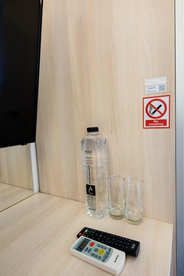 Mbm Studio Piata Romana Square Apartment