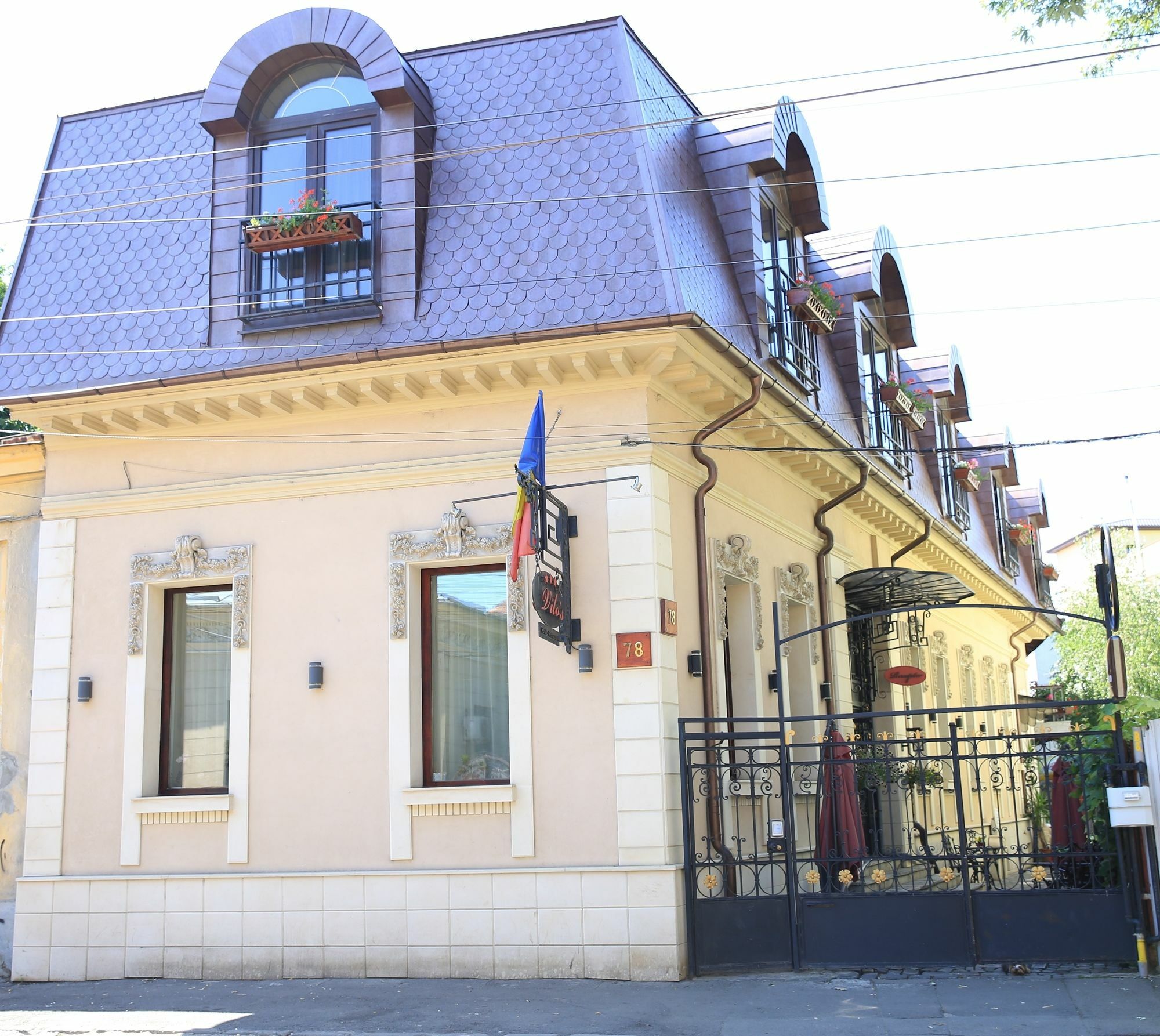 Casa Artisti Hotel 3*