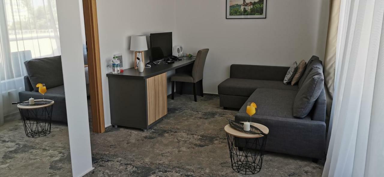 Ymy Boutique 4* Bucharest