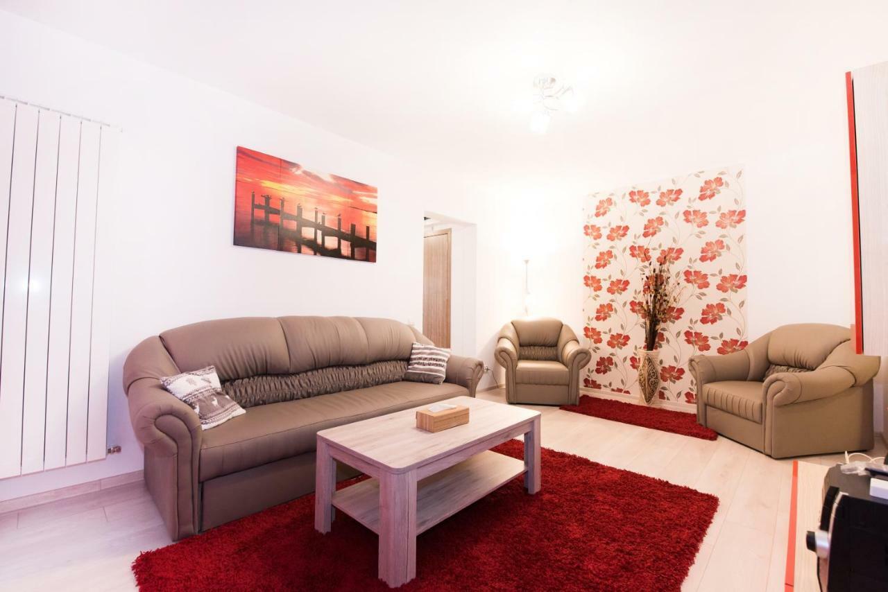 Red Apartment *