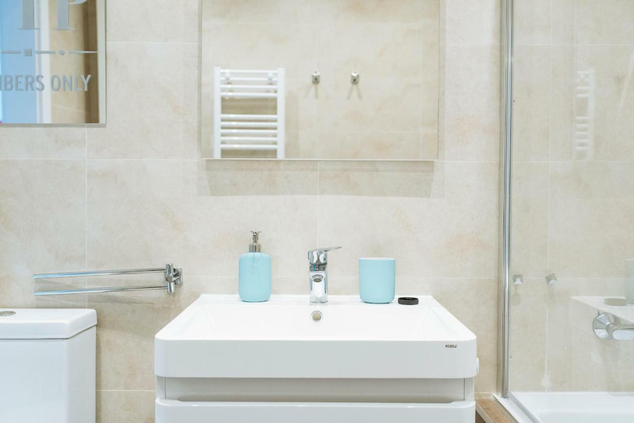 Apartment Luxury Flat 9 Near Metro