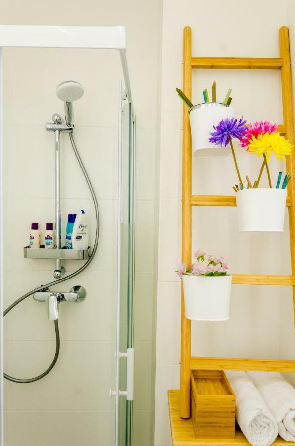 Strada Smardan Studio Apartment