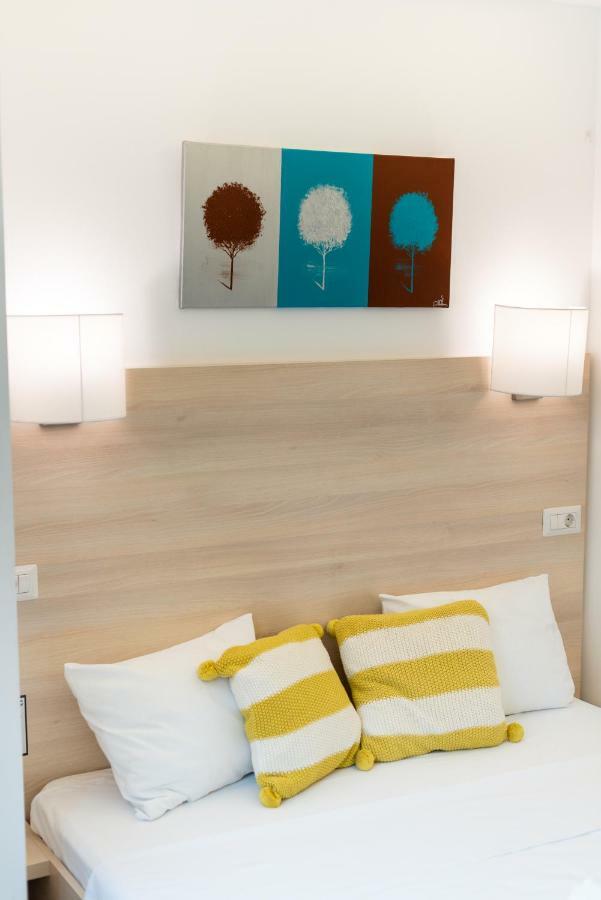 Mbm Studio Piata Romana Square Apartment *