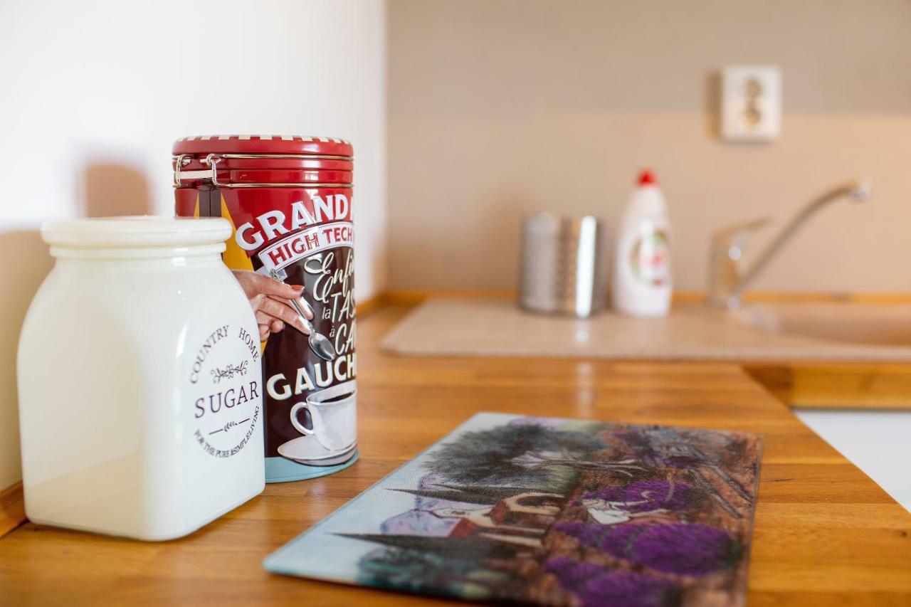 Meet The ''frida Kahlo'' Vibrant Inspiration Apartamento *