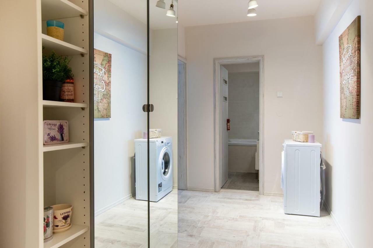 Meet The ''frida Kahlo'' Vibrant Inspiration Apartamento