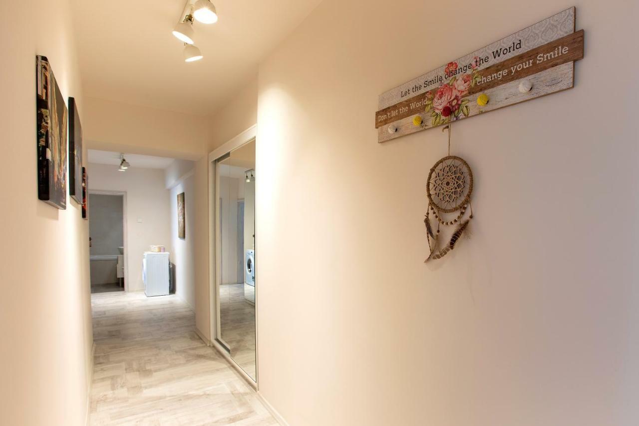 Meet The ''frida Kahlo'' Vibrant Inspiration Apartamento *