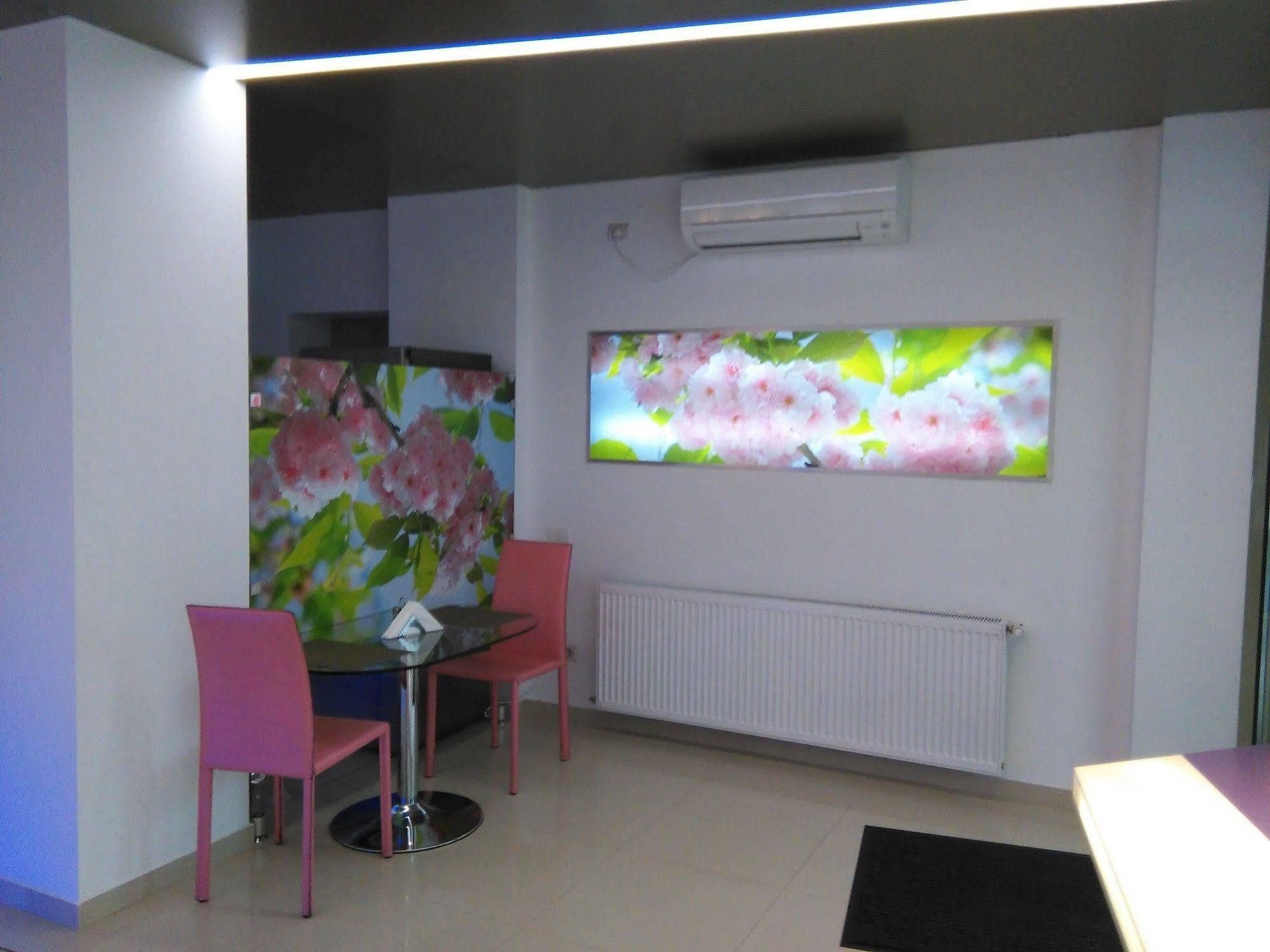 Hotel Christina Plus Hotel 4*