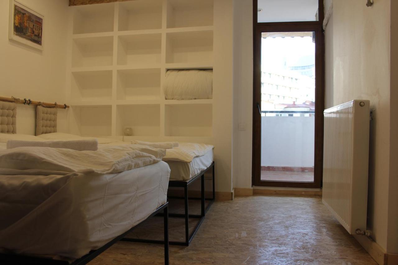 Victoria Poshtel Hostel