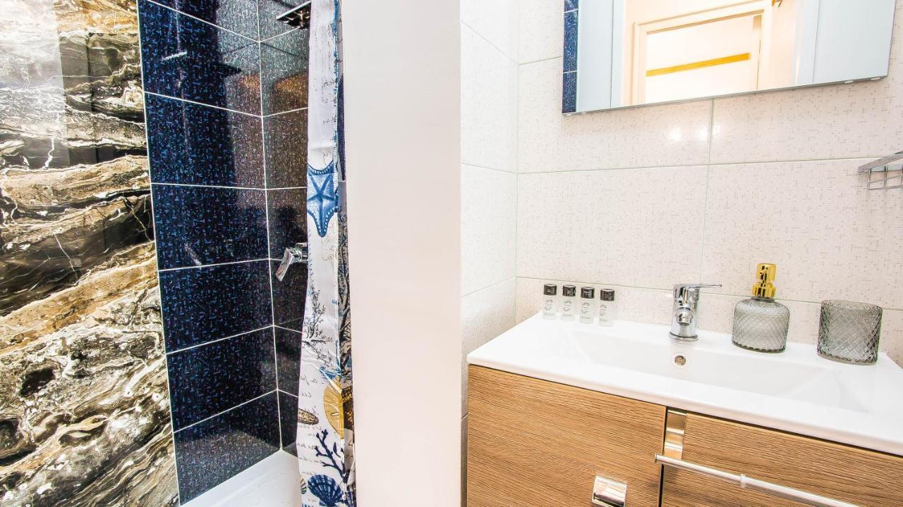 Central Arghezi University Square Apartment *