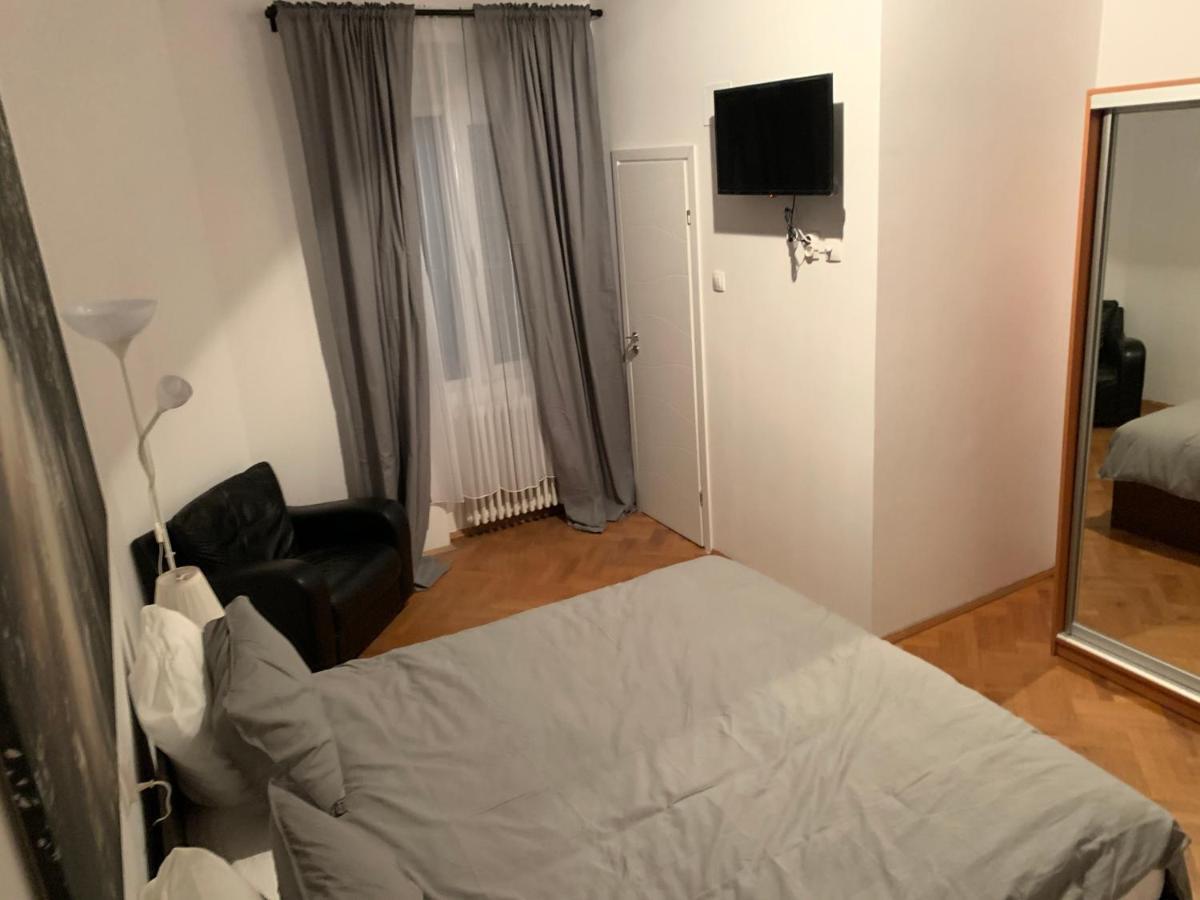 Bucarest B&B Bed & Breakfast *