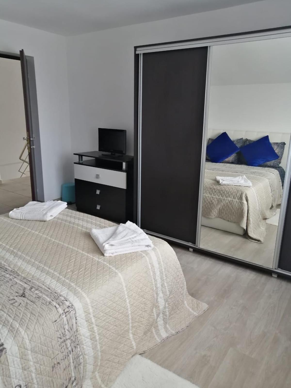 Casa Mirela Holiday home *