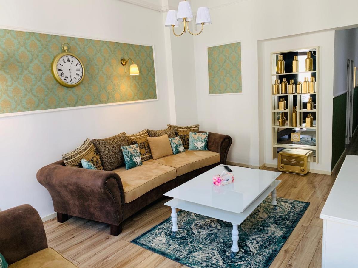 Grand Royal Old Town Apartment