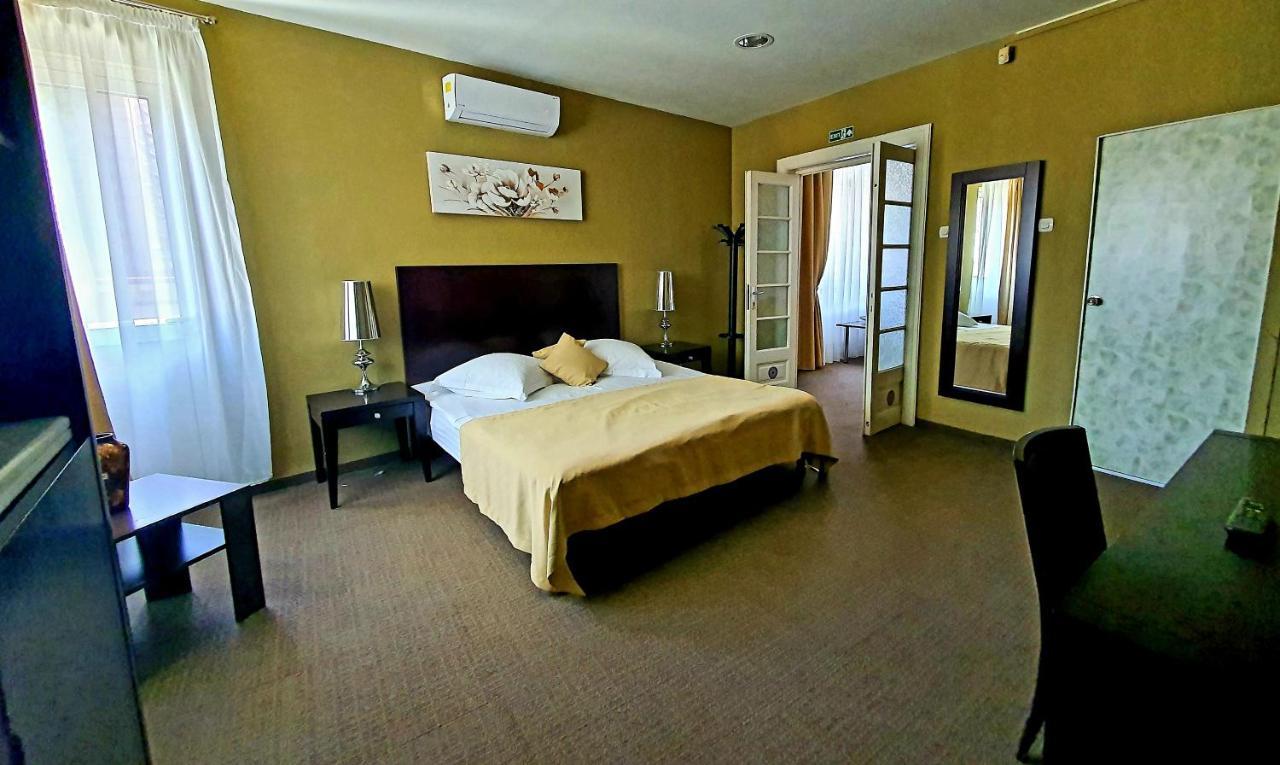 Casa Artisti Hotel 3*