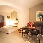 Central Guesthouse (Adults Only)