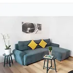 Piata Victoriei Sanador Studio Apartment