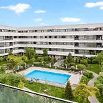 Atria Urban Gateway, 2Br Condo + Pool