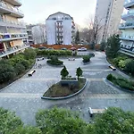 Green Apartment 214 With Private Parking