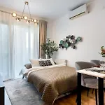 Vivando - Bright 1Br - Green View Balcony - Parking