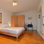 Atlas Accommodation Studio Romana De Lux