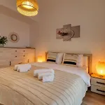 Relaxation Station - My Charming, Cosy&Inviting Apt - Smart Thermostat - Private Parking - Ior Park - Long Term Price Cuts