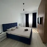 Lake View Aparthotel