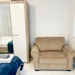 Old Town Retreat No 8