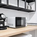 Urban Walls Apartments 5C