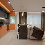 Urban Haven - Modern Central Studio